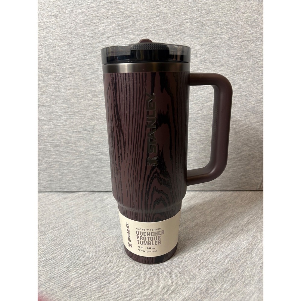 Stanley The Flip Straw Quencher Protour Tumbler 30oz Mahogany Woodgrain NEW
